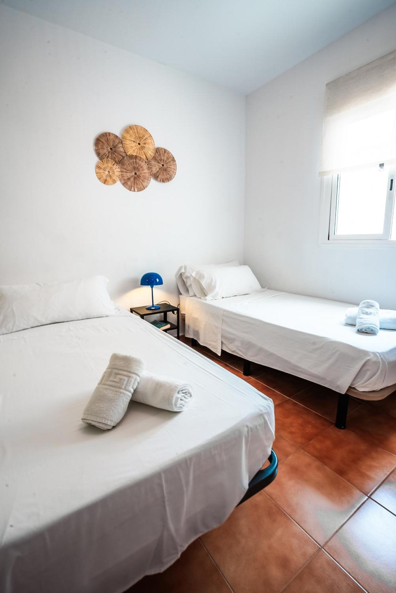 Escuela Village Marbella Bagian luar foto