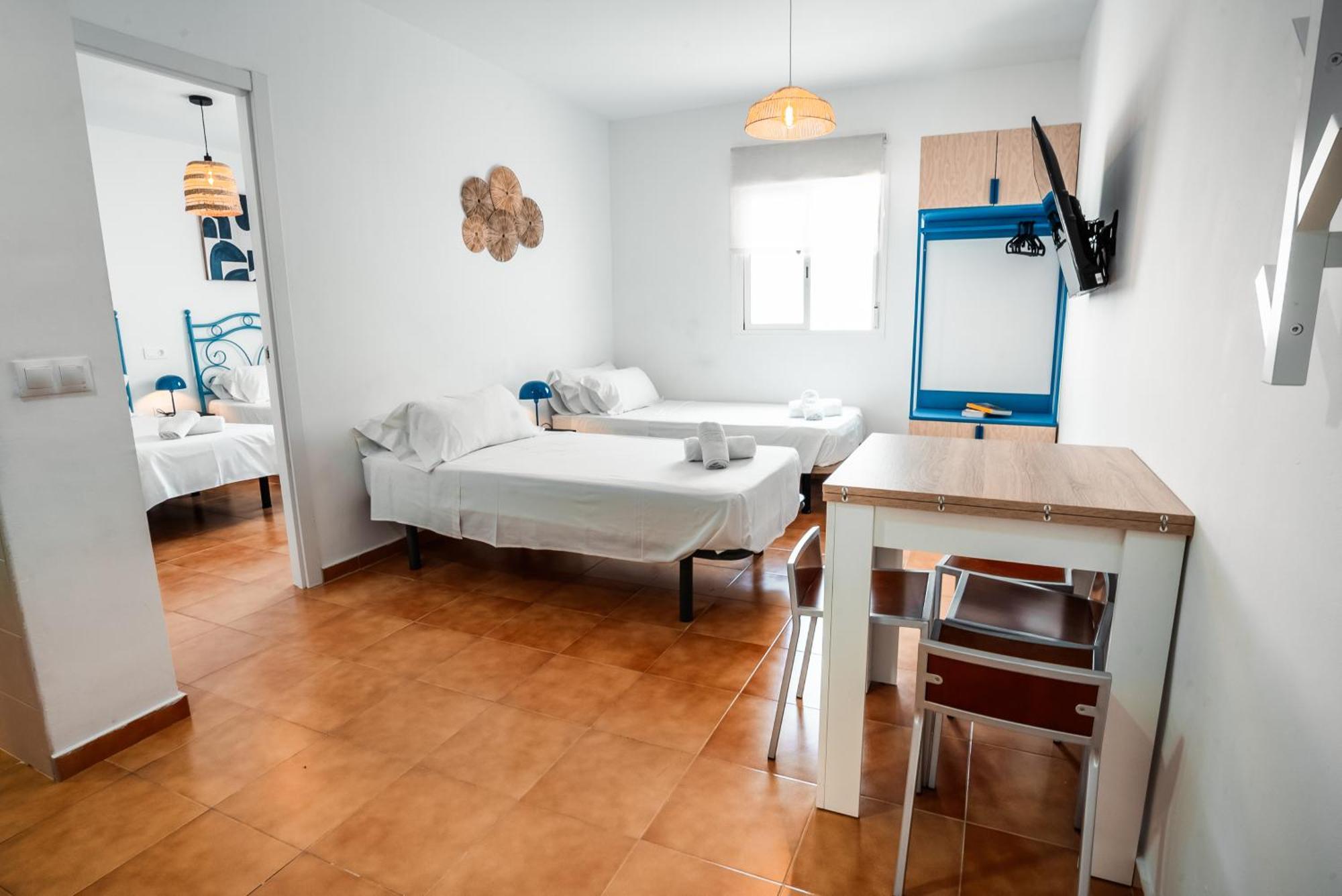 Escuela Village Marbella Bagian luar foto